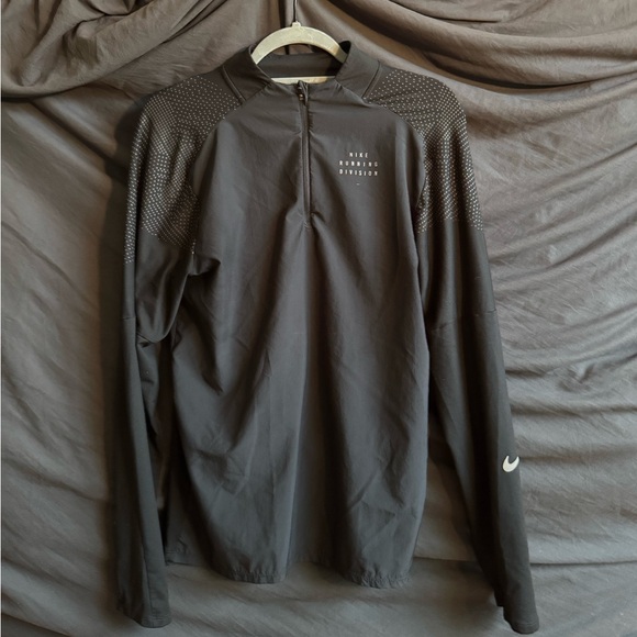 Nike Black Lightweight Jacket - Picture 1 of 5